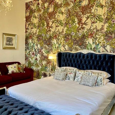 Private Room & Bathroom In Manor House Maybole المظهر الخارجي الصورة