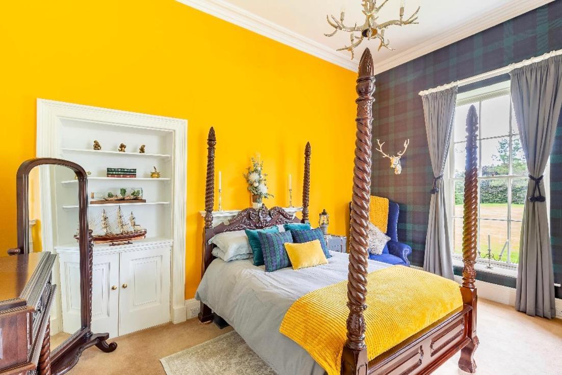 Private Room & Bathroom In Manor House Maybole المظهر الخارجي الصورة