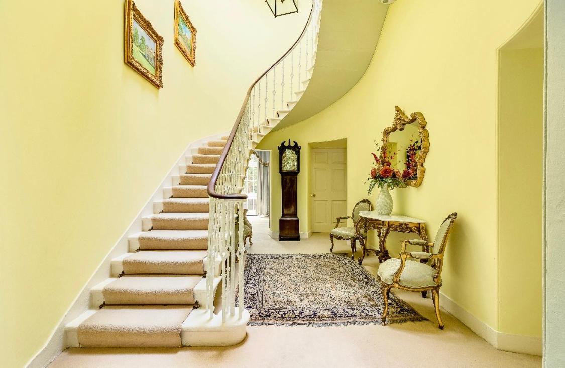 Private Room & Bathroom In Manor House Maybole المظهر الخارجي الصورة
