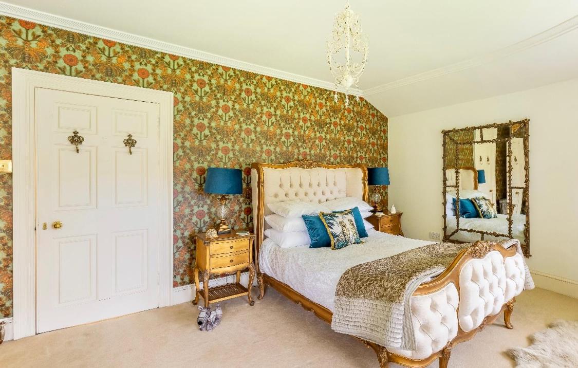Private Room & Bathroom In Manor House Maybole المظهر الخارجي الصورة