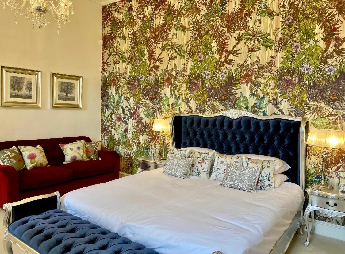 Private Room & Bathroom In Manor House Maybole المظهر الخارجي الصورة